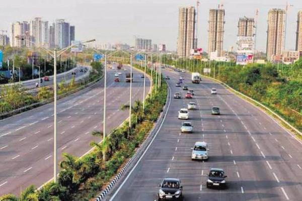 Hyderabad to Bangalore six lane highway