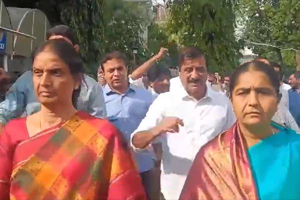 sabitha indra reddy and sunitha laxma reddy press meet over revanth comments in assembly