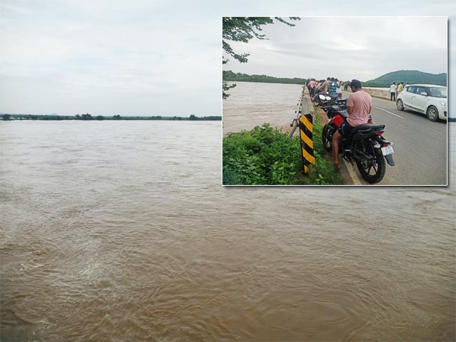 , Munneru Vagu Water Flow Rised In Khammam