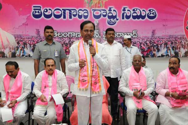 KCR Gift Pack to pregnant women, Narendra Modi’s soaps to pregnant women, Telangana CM, Amma Vodi,