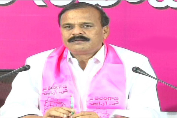 TRS MLC Karne Prabhakar, TRS MLC, TPCC Chief ,Telangana, Uttam Kumar Reddy