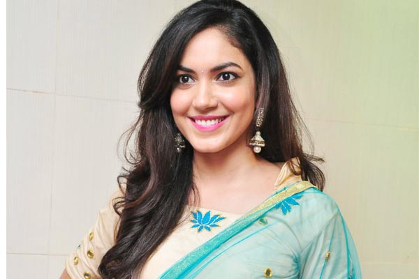 Ritu Varma all set to Romance Vikram Dhruva Natchathiram