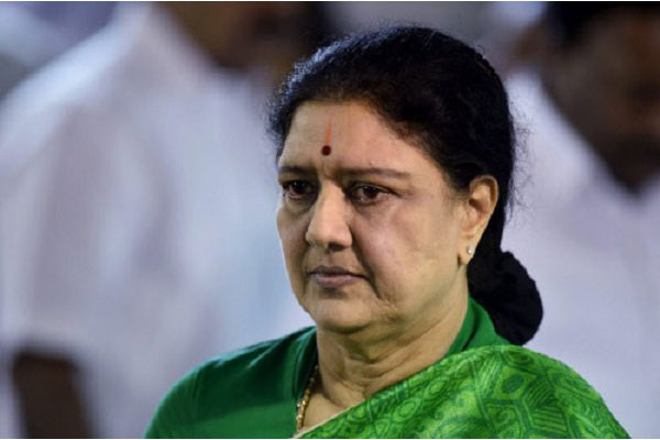 Sasikala returns to Poes Garden, to surrender today