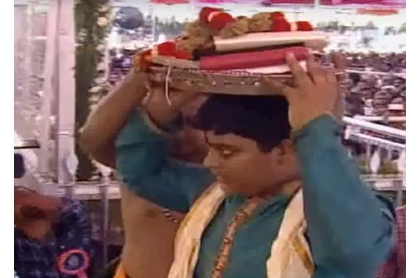 KCR’s grandson presents clothes at Badradri