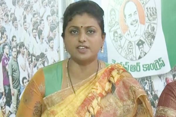 Roja comments on the dress sense of Akhila Priya Again!