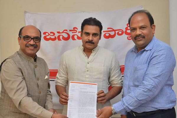 Pawan Kalyan picked for Excellence Award by Indo-European Business Forum