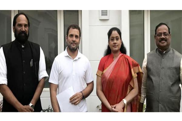 Vijayashanti met Rahul Gandhi