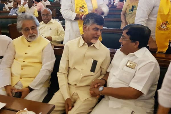 Chandrababu meets Key leaders from opposition parties in New Delhi