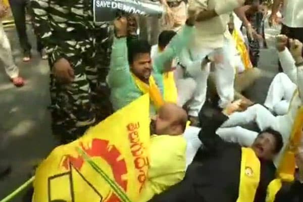 TDP MPs detained while marching towards PM's residence