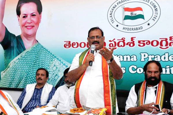 Congress hits back at KCR, calls him dictator