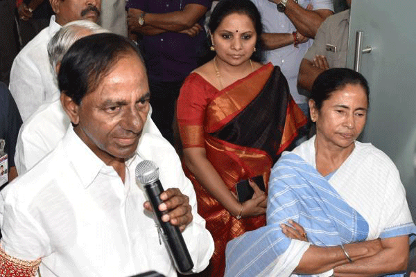 Why Mamata gave a cold response to KCR's Federal Front