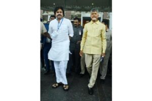 With fear of losing power, YSRCP enrolling bogus votes, say Naidu, Pawan