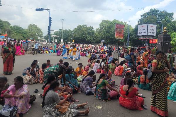 Asha workers surprise strike halts traffic for hours in busy Koti area